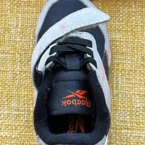 Reebok Slip On Velcro Strap Vegan Suede Sneakers Toddler Boys shoes Sz 5 - Picture 7 of 8